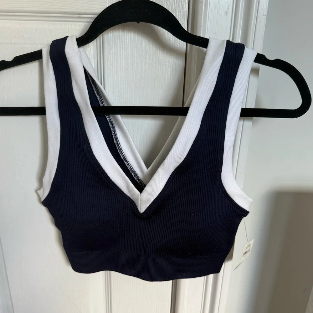 BRAND NEW WITH TAG NAVY AERIE OFFLINE CROPPED TOP - Picture 1 of 3